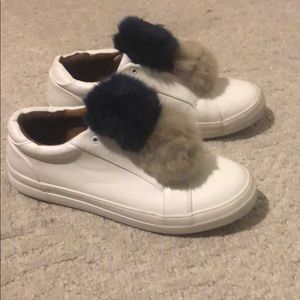 I am selling white trainers